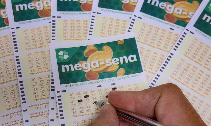 O jogo simples, com seis números marcados, custa R$ 6