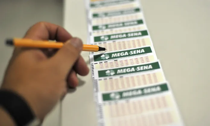 As apostas podem ser feitas até as 20h30 nas casas lotéricas credenciadas pela Caixa, em todo o país ou pela internet