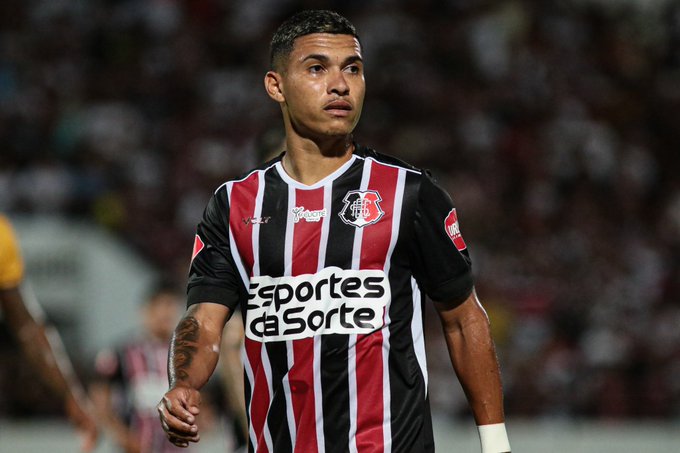 Thiaguinho, atacante do Santa Cruz emprestado ao ABC