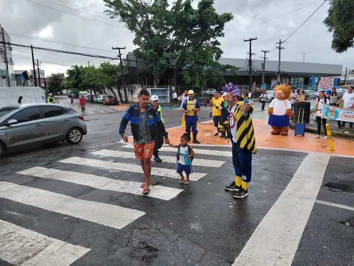 CTTU realiza ação na Iputinga para respeito aos pedestres em áreas escolares