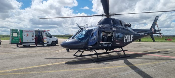 Menino de 3 anos é resgatado de helicóptero entre Caruaru e Recife