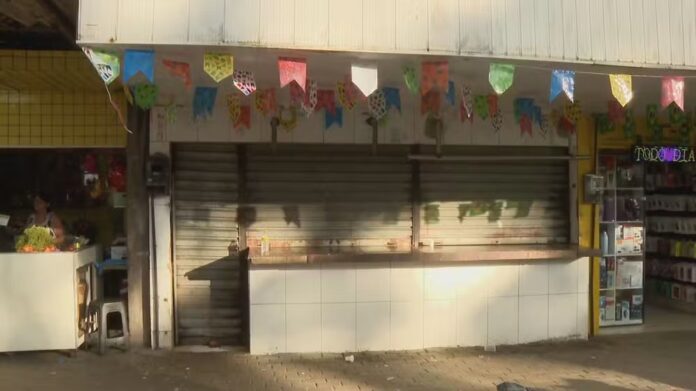 O acidente aconteceu durante o expediente, na parte interna do estabelecimento. Foto: Reprodução TV Globo